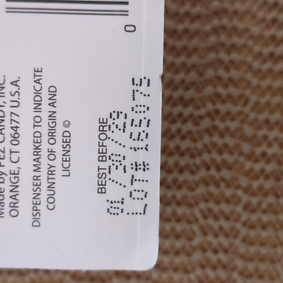 Pez Dispenser Yoshi w/ candy New - Picture 3 of 5